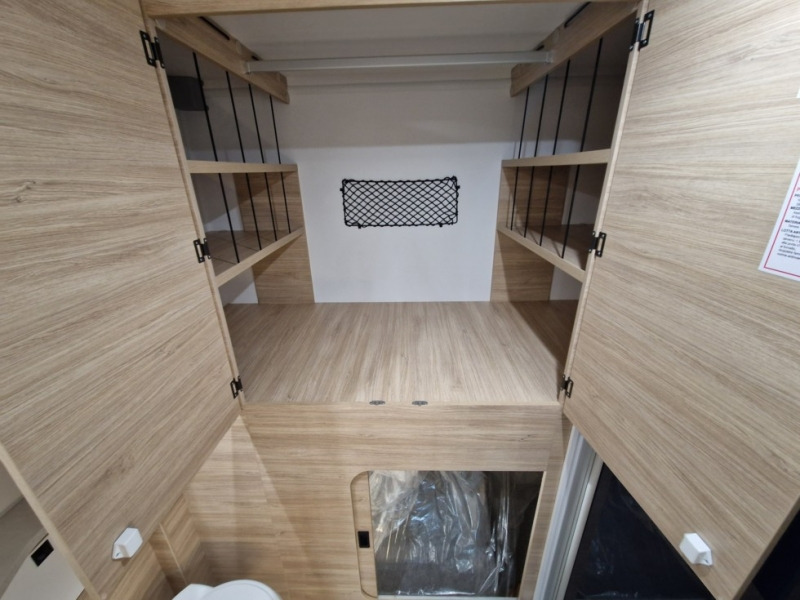 موتر هوم شبه متكامل جديد Chausson 640 Ultimate Line: صور 11