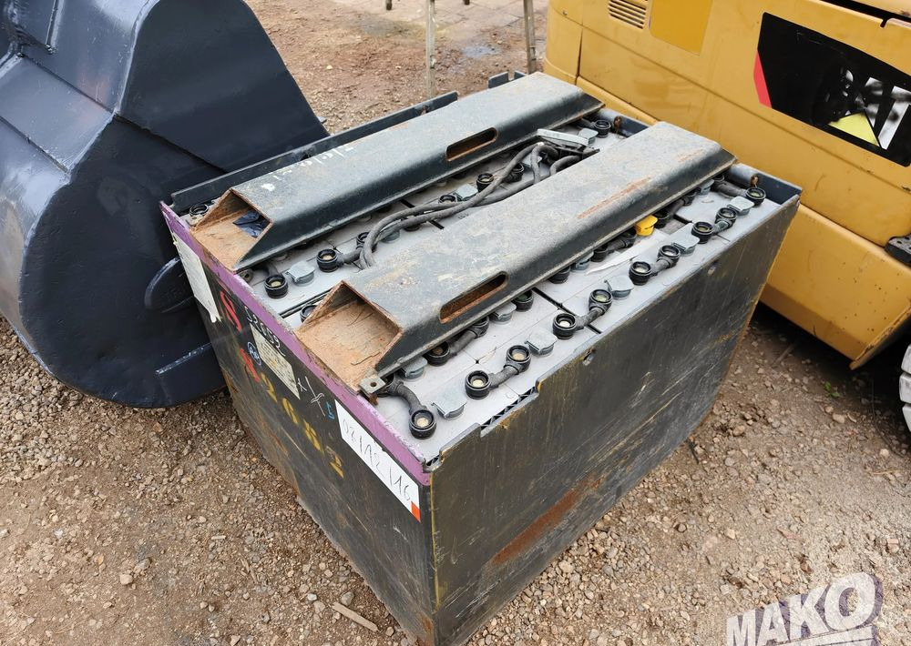 Caterpillar EP35K-PAC - رافعة شوكية كهربائية: صور 5 Caterpillar EP35K-PAC - رافعة شوكية كهربائية: صور 5