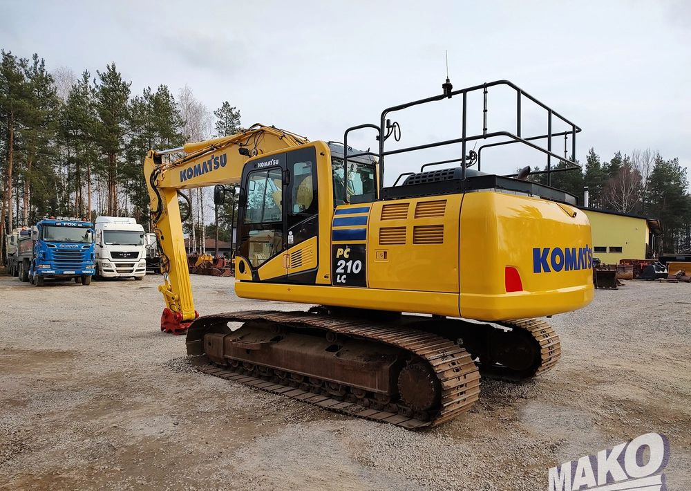 Komatsu PC210 LC-10 - حفارات زحافة: صور 4 Komatsu PC210 LC-10 - حفارات زحافة: صور 4