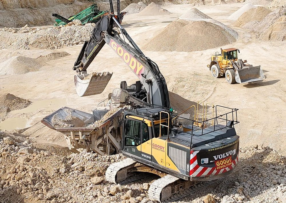 Volvo EC 250 EL - حفارات زحافة: صور 3 Volvo EC 250 EL - حفارات زحافة: صور 3