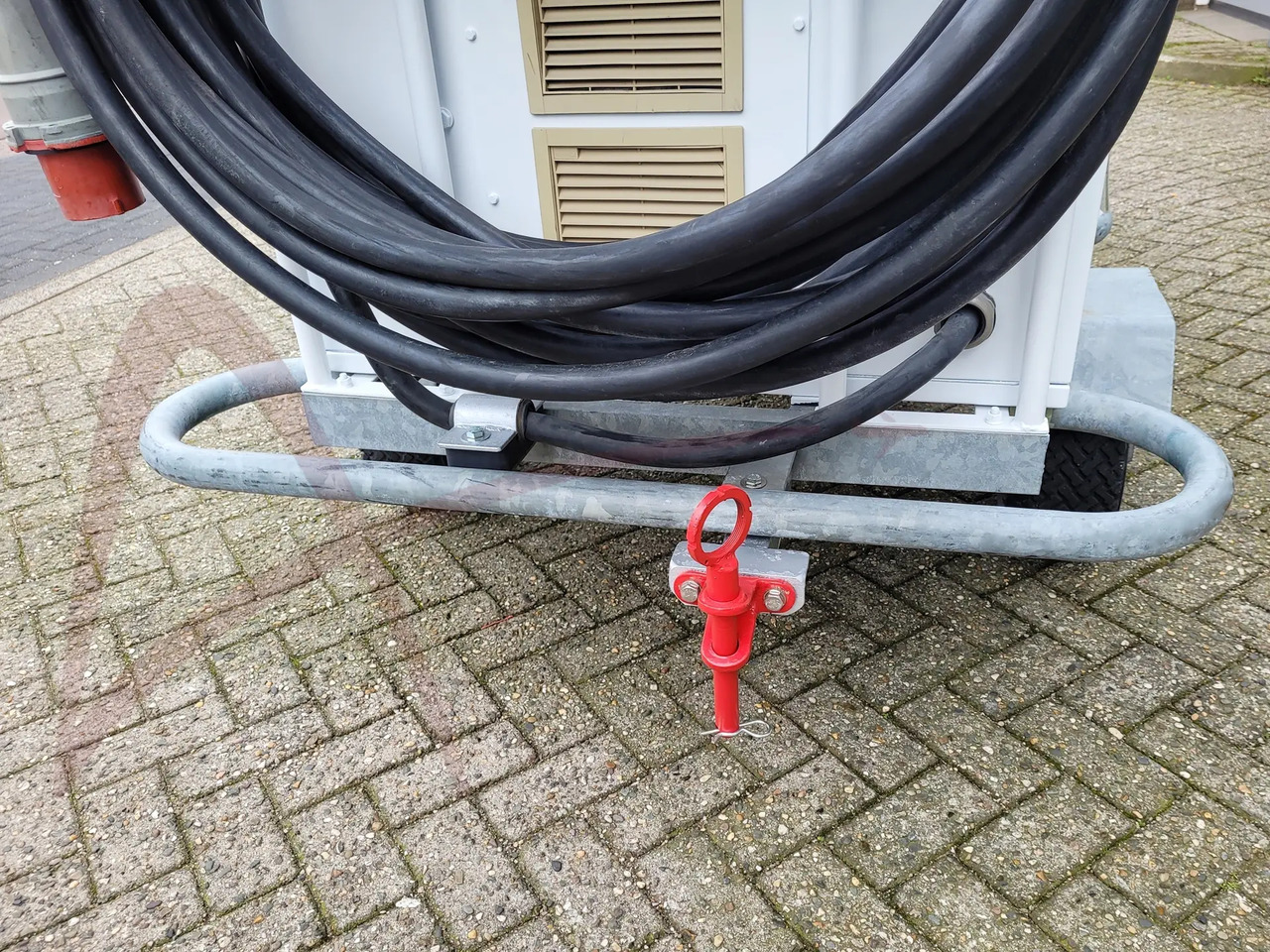 AXA POWER 3GSTS 200/345L - وحدة الطاقة الأرضية للطائرات: صور 3 AXA POWER 3GSTS 200/345L - وحدة الطاقة الأرضية للطائرات: صور 3