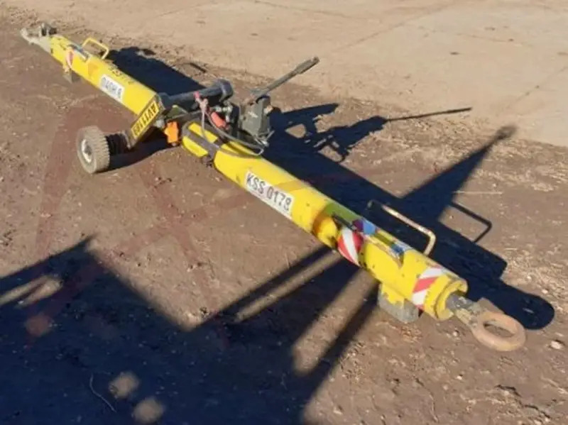 FLADUNG FSST DASH 8 - معدات الدعم الأرضي: صور 5 FLADUNG FSST DASH 8 - معدات الدعم الأرضي: صور 5