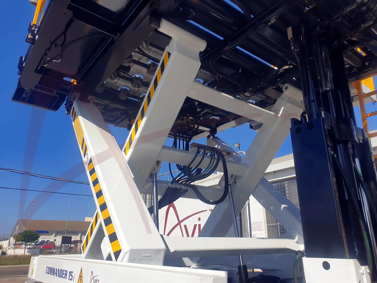 FMC COMMANDER 15iS - محملات الحاويات والمنصات النقالة: صور 5 FMC COMMANDER 15iS - محملات الحاويات والمنصات النقالة: صور 5