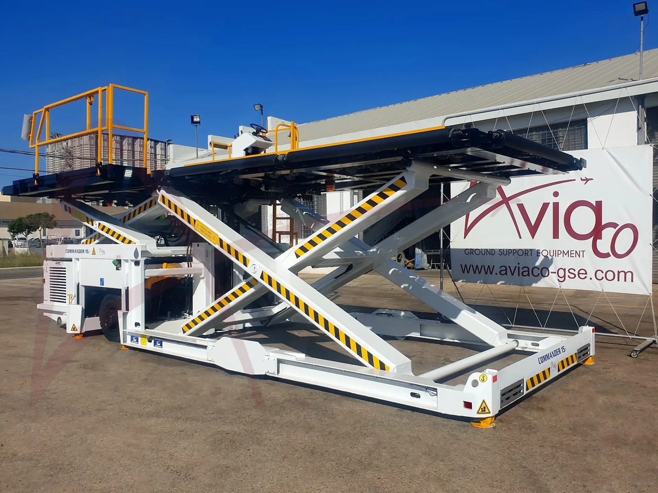 FMC COMMANDER 15iS - محملات الحاويات والمنصات النقالة: صور 3 FMC COMMANDER 15iS - محملات الحاويات والمنصات النقالة: صور 3