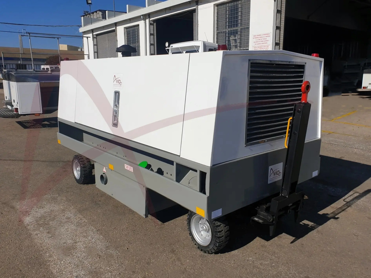 HITZINGER 100MDI1 - وحدة الطاقة الأرضية للطائرات: صور 2 HITZINGER 100MDI1 - وحدة الطاقة الأرضية للطائرات: صور 2