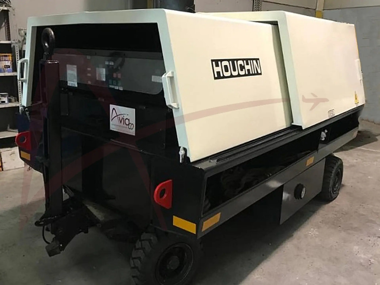 HOUCHIN D690DV - وحدة الطاقة الأرضية للطائرات: صور 2 HOUCHIN D690DV - وحدة الطاقة الأرضية للطائرات: صور 2