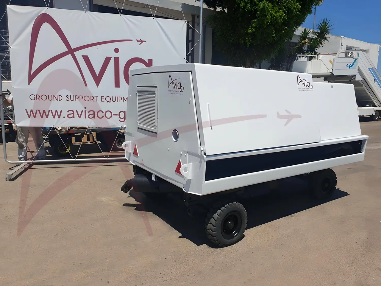 HOUCHIN D690 - وحدة الطاقة الأرضية للطائرات: صور 1 HOUCHIN D690 - وحدة الطاقة الأرضية للطائرات: صور 1