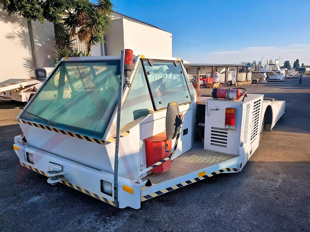 JBT EXPEDITER 160 - جرارات الطائرات: صور 1 JBT EXPEDITER 160 - جرارات الطائرات: صور 1