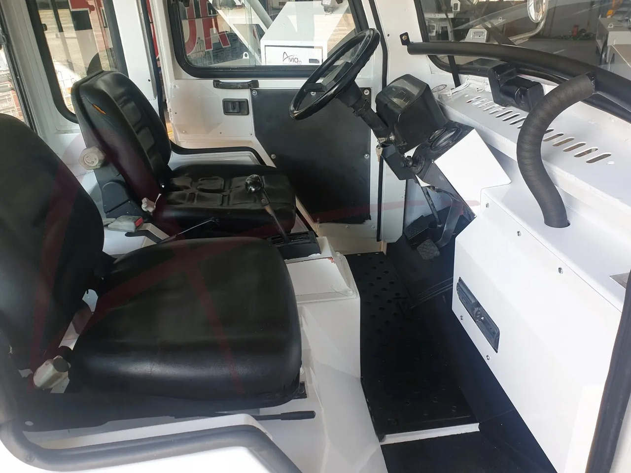 NISSAN FV02 - جرارات الأمتعة: صور 5 NISSAN FV02 - جرارات الأمتعة: صور 5