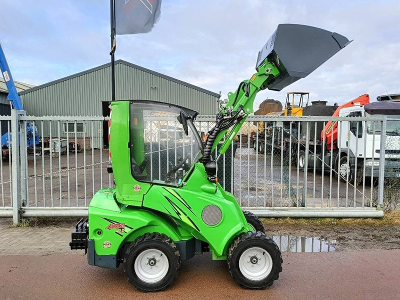Avant M420 MSDNT mini shovel loader lader 980 kg CE - اللودر المجنزر صغير: صور 1 Avant M420 MSDNT mini shovel loader lader 980 kg CE - اللودر المجنزر صغير: صور 1
