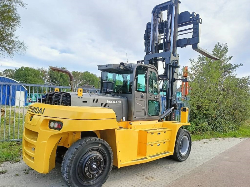 Hyundai 160 D-9 heftruck forklift stapler 16 ton CE - رافعة شوكية ديزل: صور 2 Hyundai 160 D-9 heftruck forklift stapler 16 ton CE - رافعة شوكية ديزل: صور 2