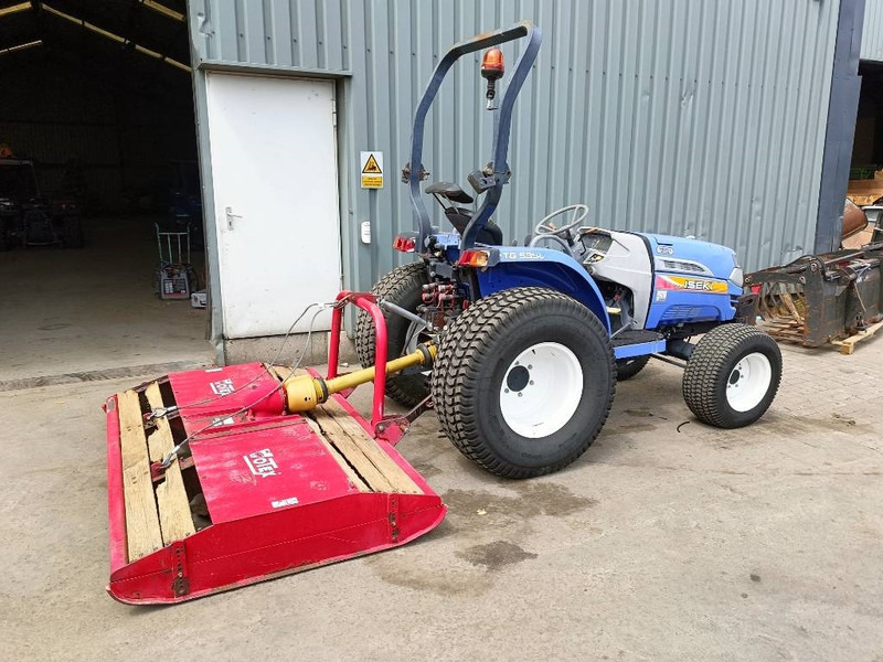Iseki TG 5390 compacte tractor met maaier votex p12 4x4 - جرار صغير: صور 3 Iseki TG 5390 compacte tractor met maaier votex p12 4x4 - جرار صغير: صور 3