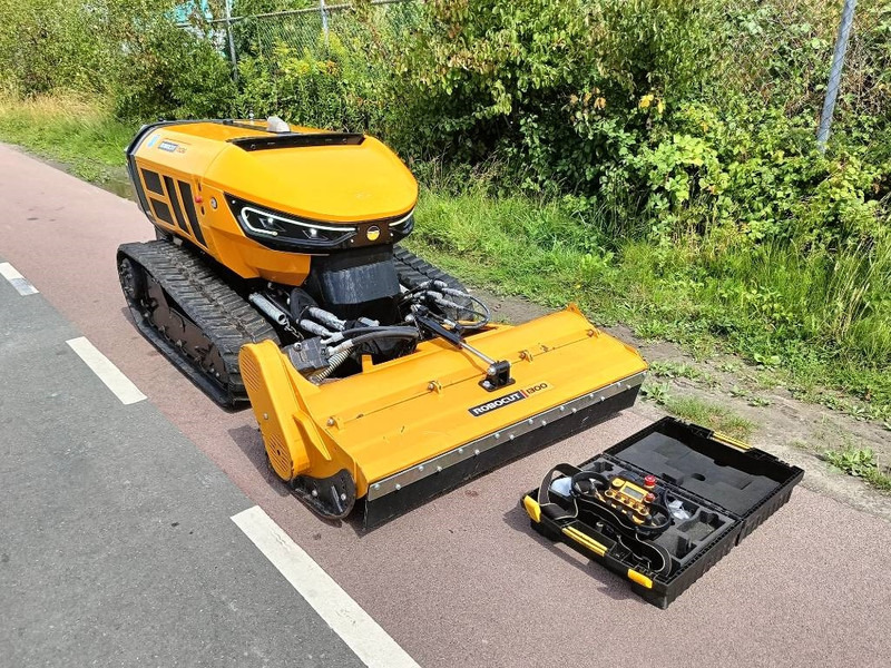 McConnel Robocut RC56 robot remote maaier mower 1200kg - جزازة: صور 4 McConnel Robocut RC56 robot remote maaier mower 1200kg - جزازة: صور 4