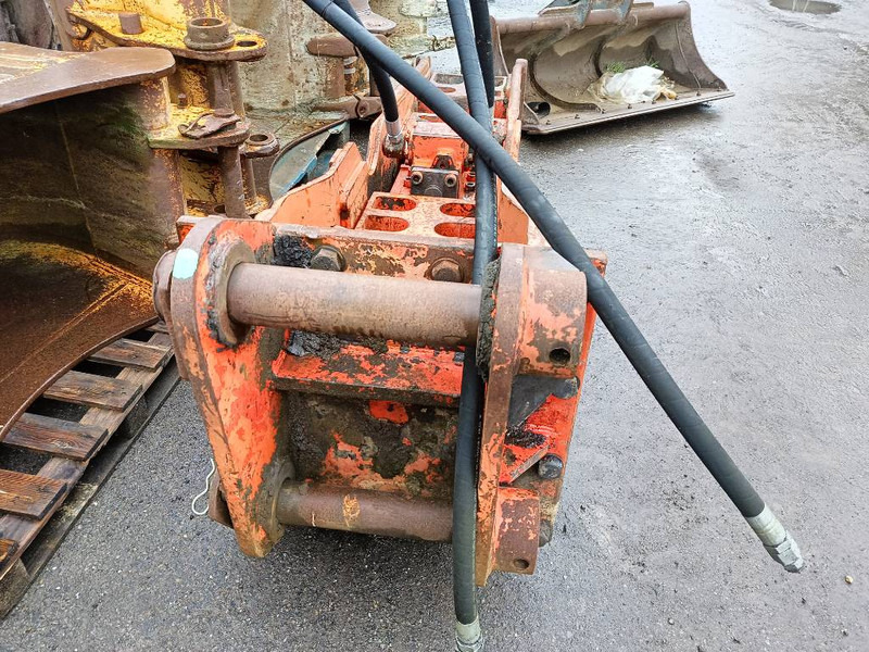 NPK E 210 GH9 hamer hammer hydraulic 18-25 ton 2000 - مطرقة هيدروليكية - آلات البناء: صور 4 NPK E 210 GH9 hamer hammer hydraulic 18-25 ton 2000 - مطرقة هيدروليكية - آلات البناء: صور 4