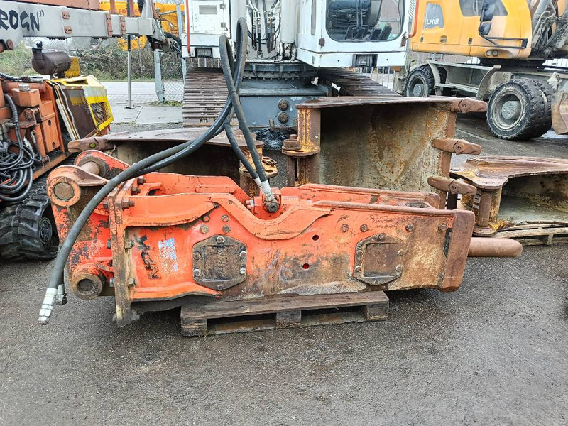 NPK E 210 GH9 hamer hammer hydraulic 18-25 ton 2000 - مطرقة هيدروليكية - آلات البناء: صور 1 NPK E 210 GH9 hamer hammer hydraulic 18-25 ton 2000 - مطرقة هيدروليكية - آلات البناء: صور 1