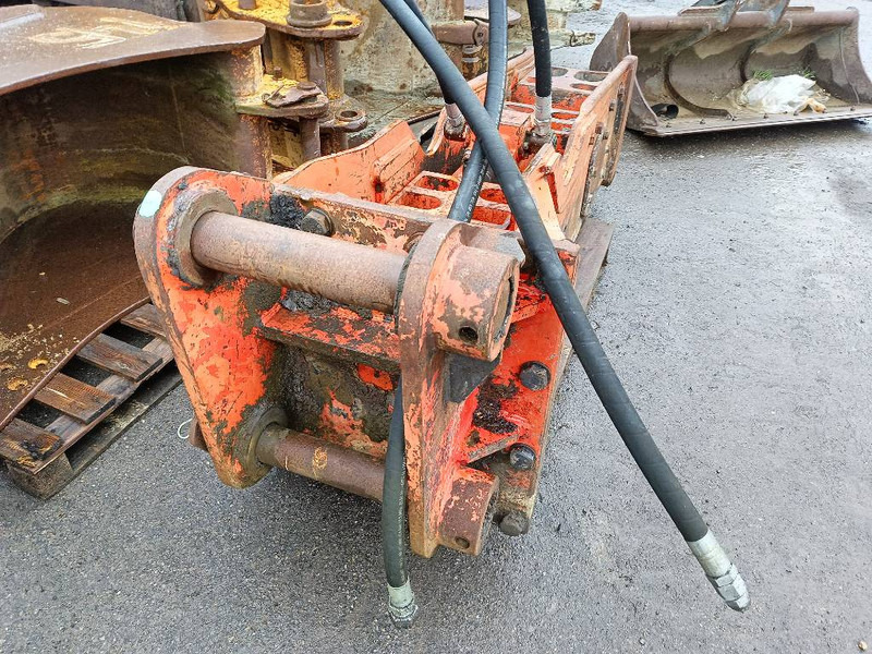 NPK E 210 GH9 hamer hammer hydraulic 18-25 ton 2000 - مطرقة هيدروليكية - آلات البناء: صور 3 NPK E 210 GH9 hamer hammer hydraulic 18-25 ton 2000 - مطرقة هيدروليكية - آلات البناء: صور 3
