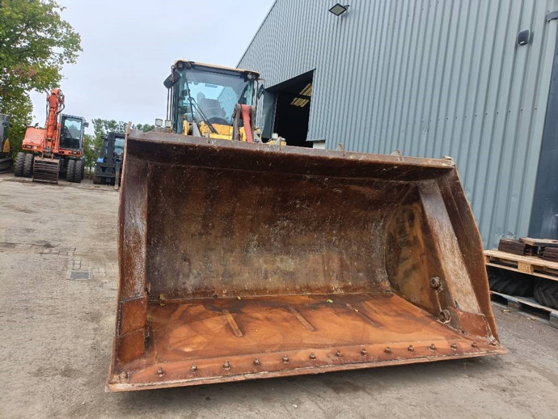 Volvo L 120 F Loader shovel wiellader - اللودر بعجل: صور 3 Volvo L 120 F Loader shovel wiellader - اللودر بعجل: صور 3