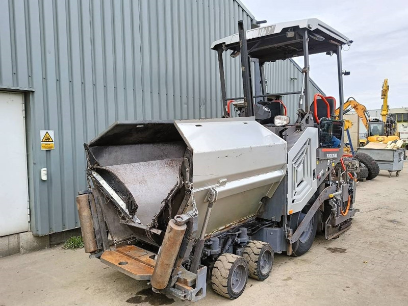 Volvo P 2870 D paver finisher asfaltmachine 2020 - العامل بالقار: صور 2 Volvo P 2870 D paver finisher asfaltmachine 2020 - العامل بالقار: صور 2
