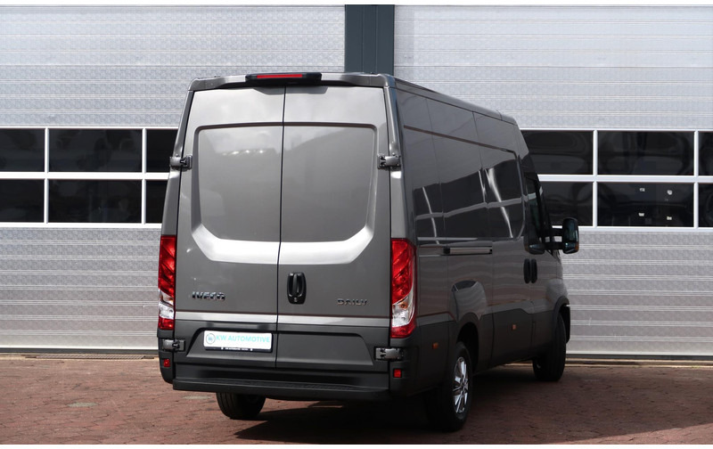 Iveco Daily 35S18HV 3.0 L2H2 BPM VRIJ/ AUT/ LED/ CAMERA/ NAVI/ CLIMA - فان: صور 4 Iveco Daily 35S18HV 3.0 L2H2 BPM VRIJ/ AUT/ LED/ CAMERA/ NAVI/ CLIMA - فان: صور 4