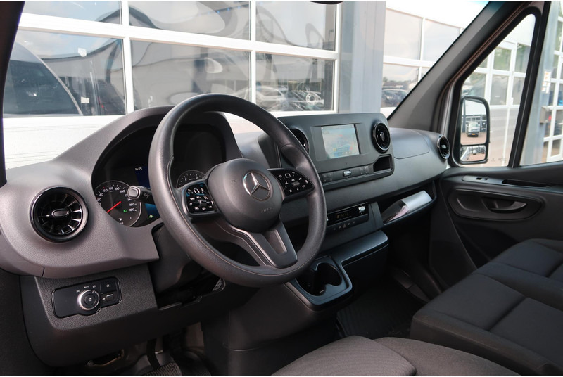 Mercedes-Benz Sprinter 317 1.9 CDI L2H2 AUT/ CAMERA/ LED/ CRUISE/ CLIMA/ MBUX - فان: صور 2 Mercedes-Benz Sprinter 317 1.9 CDI L2H2 AUT/ CAMERA/ LED/ CRUISE/ CLIMA/ MBUX - فان: صور 2