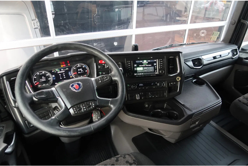 Scania R450 NGS 4X2/ RETARDER/ ACC/ DIFF LOCK/ EURO 6 - شاحنة جرار: صور 2 Scania R450 NGS 4X2/ RETARDER/ ACC/ DIFF LOCK/ EURO 6 - شاحنة جرار: صور 2