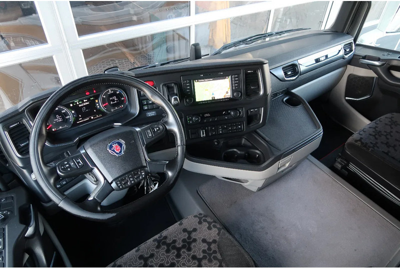 Scania R580 V8 NGS RETARDER/ FULL AIR/ 2X TANK/ ACC - شاحنة جرار: صور 2 Scania R580 V8 NGS RETARDER/ FULL AIR/ 2X TANK/ ACC - شاحنة جرار: صور 2