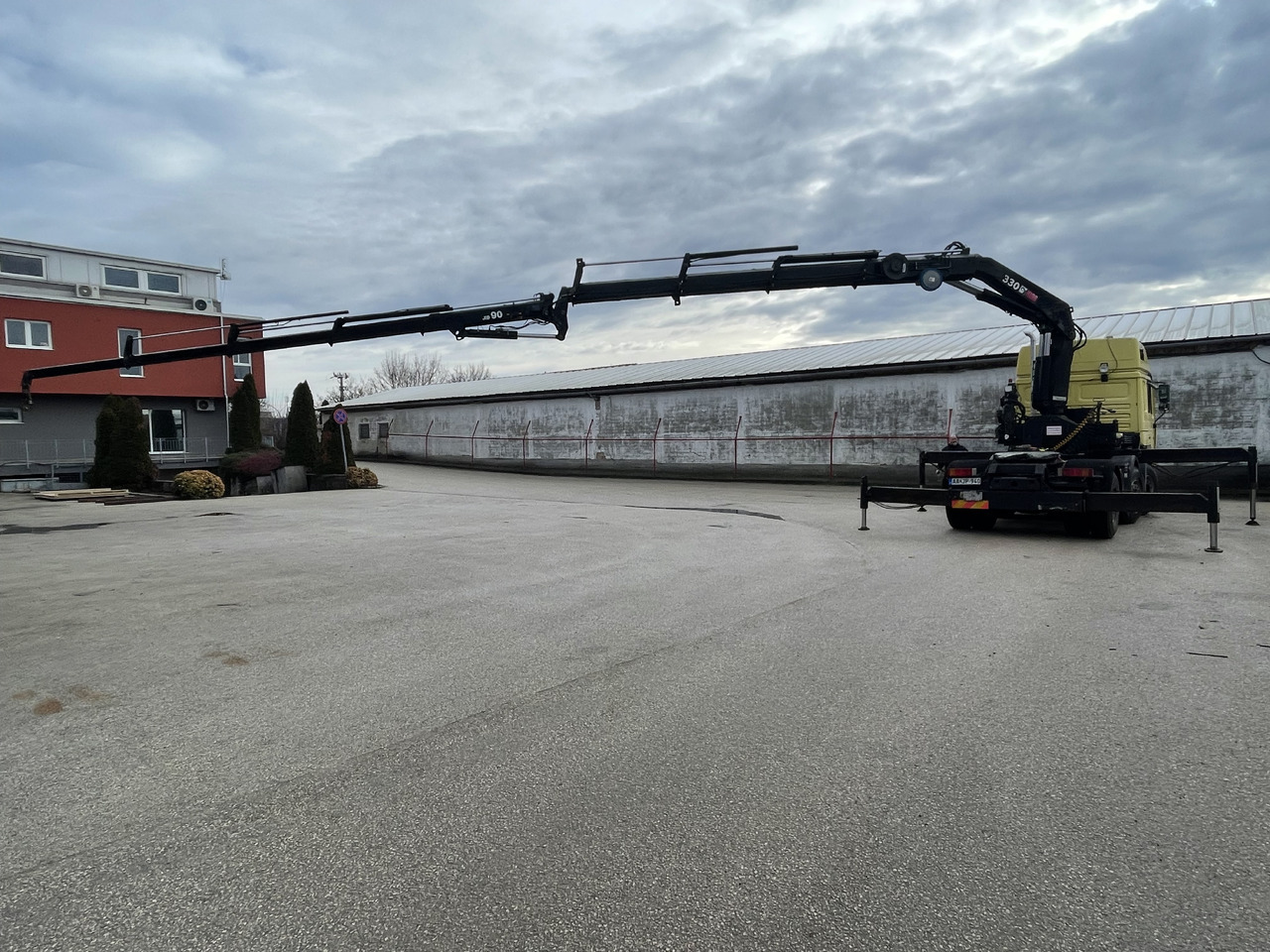 تأجير MAN F2000 413 6x2 Manual CRANE Hiab 330+jib 90 21m MAN F2000 413 6x2 Manual CRANE Hiab 330+jib 90 21m: صور 7 تأجير MAN F2000 413 6x2 Manual CRANE Hiab 330+jib 90 21m MAN F2000 413 6x2 Manual CRANE Hiab 330+jib 90 21m: صور 7