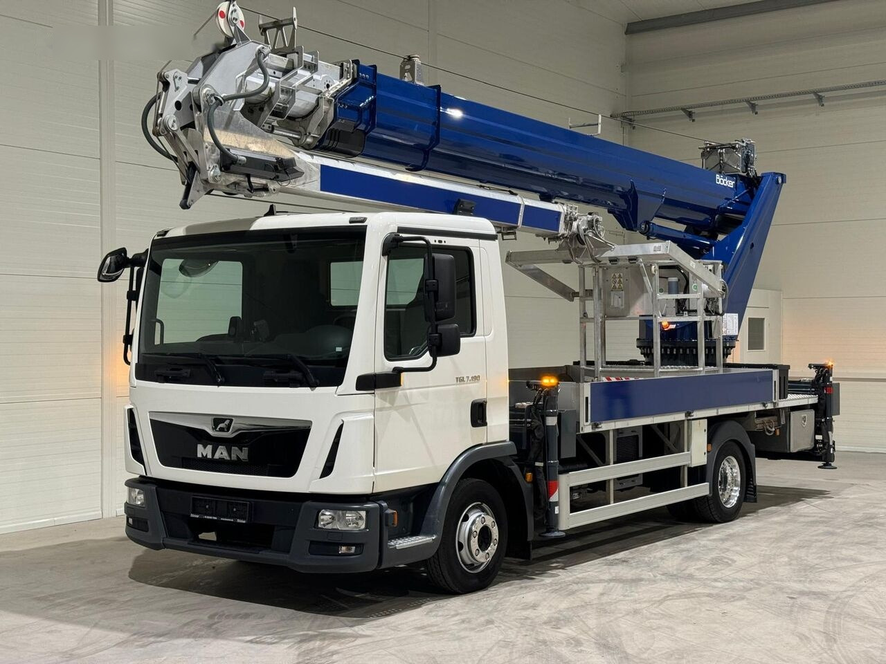 MAN Böcker AK 37/4000 on chassis - موبايل كرين: صور 3 MAN Böcker AK 37/4000 on chassis - موبايل كرين: صور 3