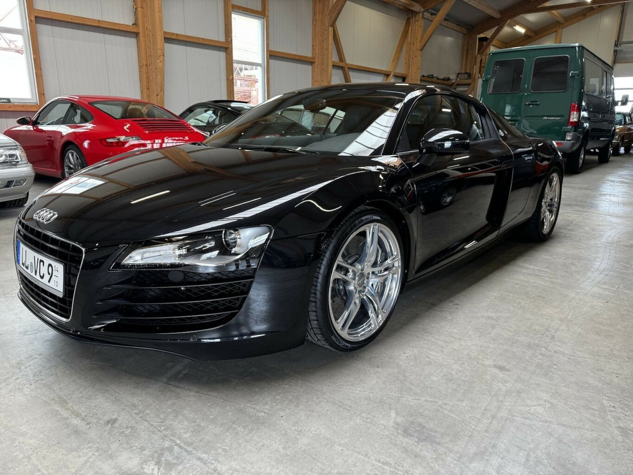 Audi R8 4.2 FSI V8 quattro Coupé - سيارة: صور 1 Audi R8 4.2 FSI V8 quattro Coupé - سيارة: صور 1