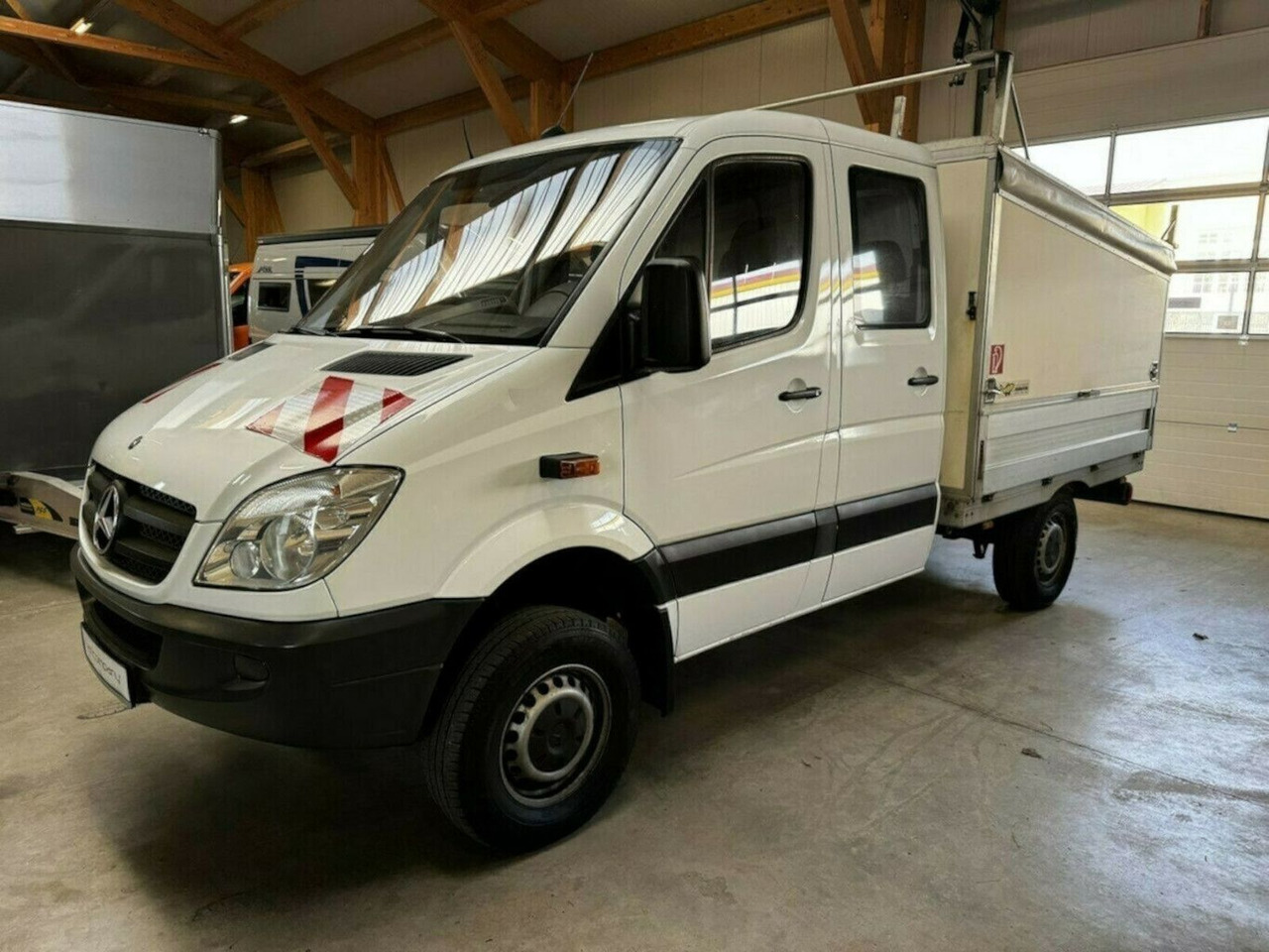 Mercedes-Benz Sprinter 316 CDI Doka 4x4 Untersetzung - الشاحنات الصغيرة المسطحة, الشاحنات الصغيرة كابينة مزدوجة: صور 1 Mercedes-Benz Sprinter 316 CDI Doka 4x4 Untersetzung - الشاحنات الصغيرة المسطحة, الشاحنات الصغيرة كابينة مزدوجة: صور 1
