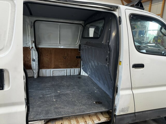 TOYOTA Hiace 2.5TD Kasten lang 4WD 4x4 - سيارة: صور 5 TOYOTA Hiace 2.5TD Kasten lang 4WD 4x4 - سيارة: صور 5