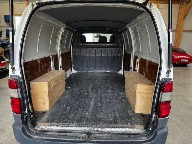 TOYOTA Hiace 2.5TD Kasten lang 4WD 4x4 - سيارة: صور 4 TOYOTA Hiace 2.5TD Kasten lang 4WD 4x4 - سيارة: صور 4