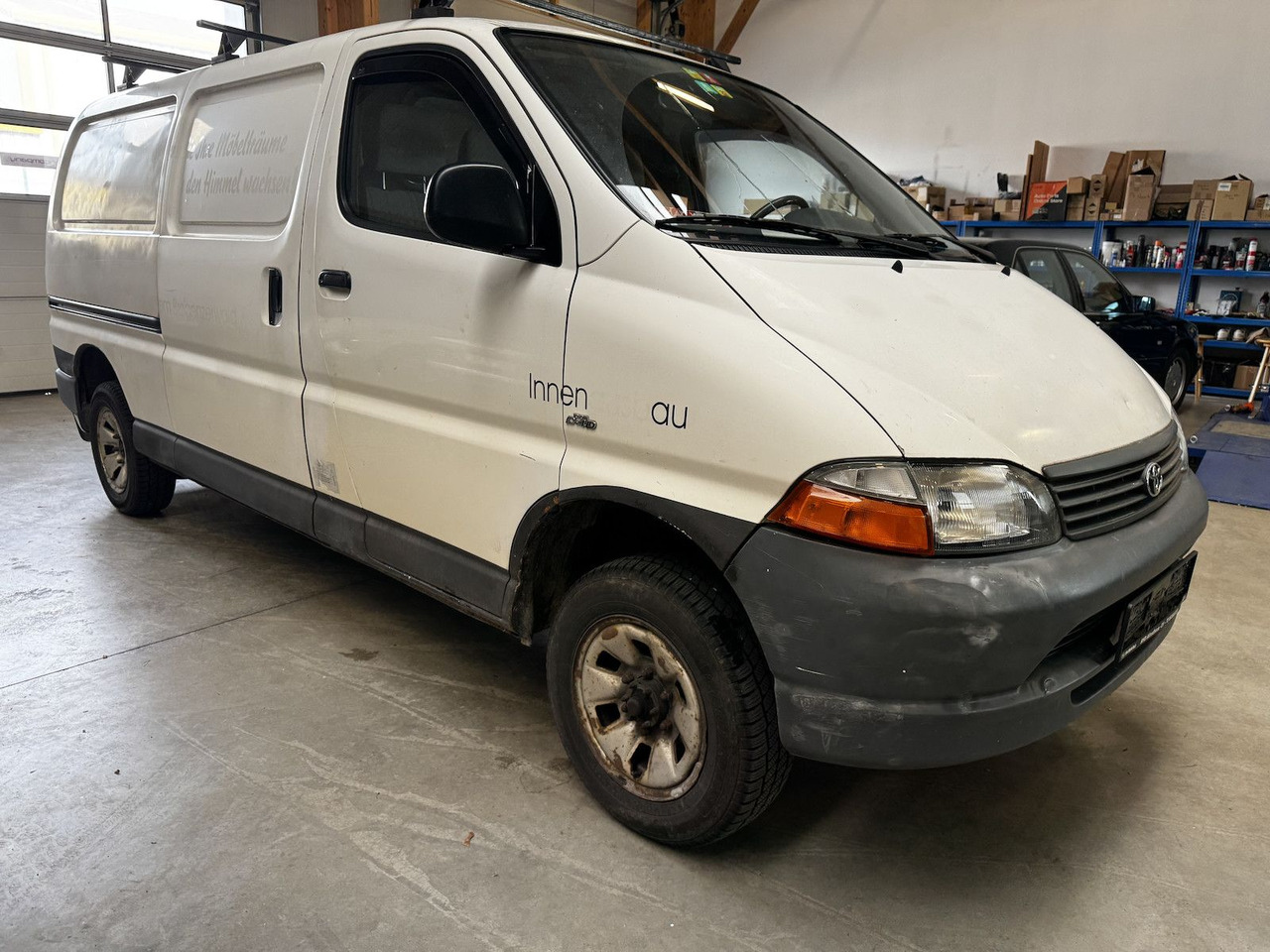 Toyota Hiace 2.5TD D4-D Kasten lang 4WD 4x4 - سيارة ستيشن: صور 5 Toyota Hiace 2.5TD D4-D Kasten lang 4WD 4x4 - سيارة ستيشن: صور 5