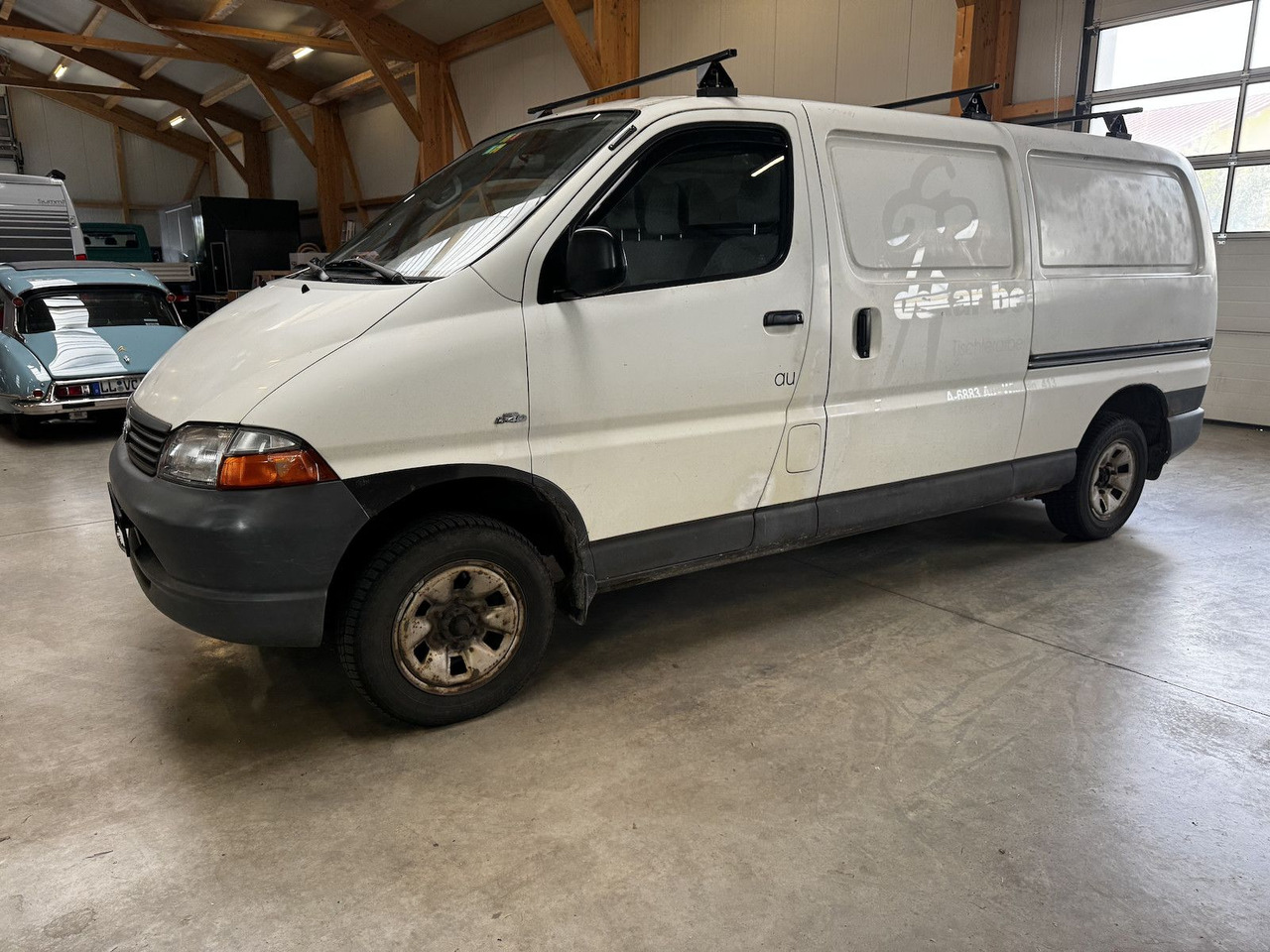 Toyota Hiace 2.5TD D4-D Kasten lang 4WD 4x4 - سيارة ستيشن: صور 2 Toyota Hiace 2.5TD D4-D Kasten lang 4WD 4x4 - سيارة ستيشن: صور 2