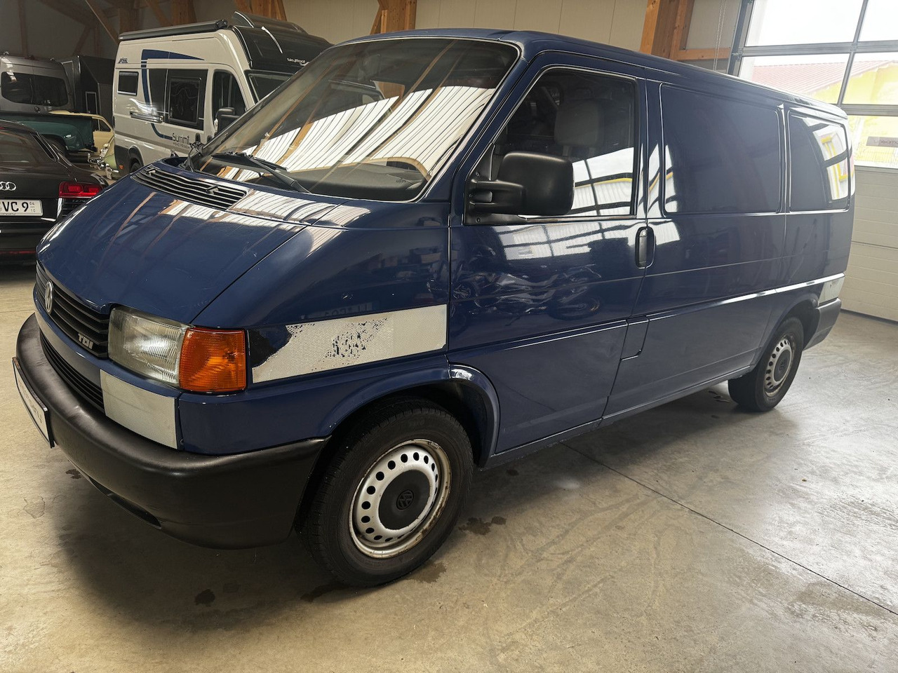 Volkswagen T4 2.5 TDI Syncro 1. Hand - فان المدمجة: صور 1 Volkswagen T4 2.5 TDI Syncro 1. Hand - فان المدمجة: صور 1