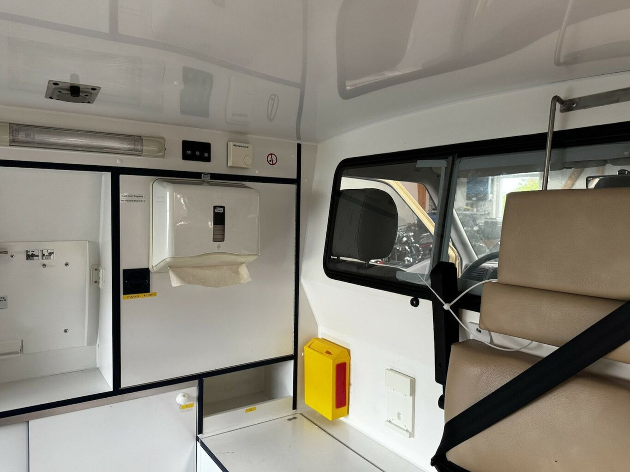 فان Volkswagen T4 2.5 TDI Syncro 4x4 lang 1. Hand!: صور 23
