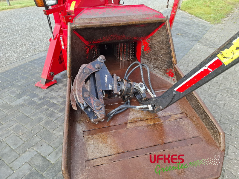 TP 270 PTO K front - ماكينة تقطيع الأغصان: صور 4 TP 270 PTO K front - ماكينة تقطيع الأغصان: صور 4