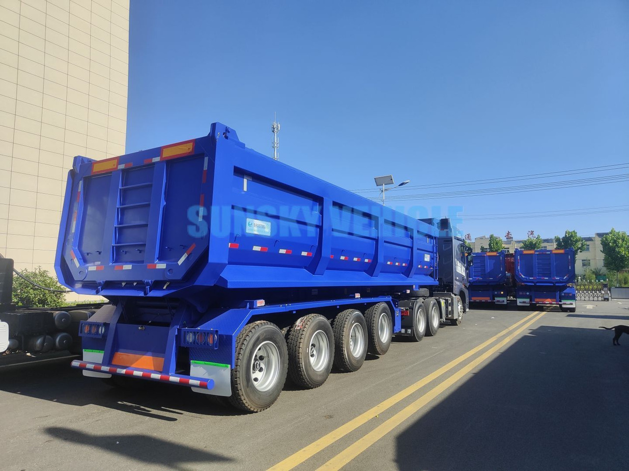 SUNSKY 3/4-Axle Dump Trailer - قلابة نصف مقطورة: صور 2 SUNSKY 3/4-Axle Dump Trailer - قلابة نصف مقطورة: صور 2