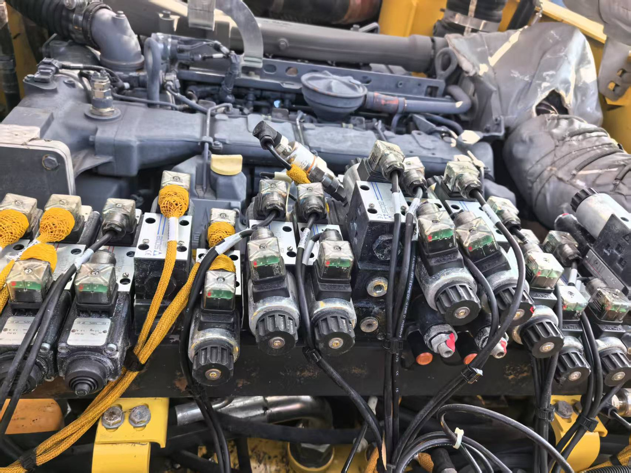 BOMAG Second Hand Asphalt Milling Machine BM2000/60 Asphalt Cold Milling Machine Price - ماكينات لصقل الأسفلت: صور 3 BOMAG Second Hand Asphalt Milling Machine BM2000/60 Asphalt Cold Milling Machine Price - ماكينات لصقل الأسفلت: صور 3
