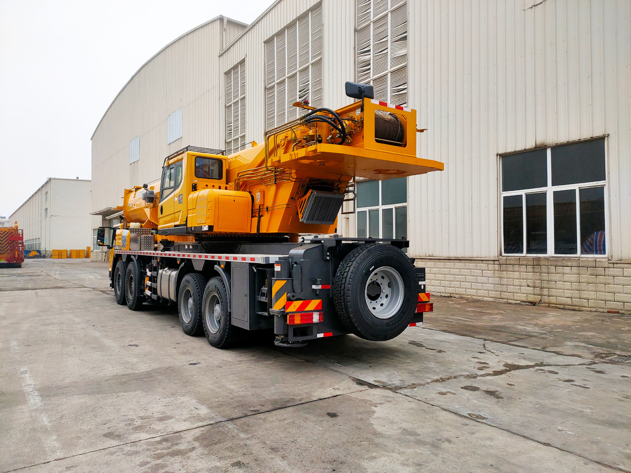 XCMG Factory Hydraulic Crane Telescopic Boom XCT100L7_1 Used 100 Ton Truck Crane For Sale - موبايل كرين: صور 3 XCMG Factory Hydraulic Crane Telescopic Boom XCT100L7_1 Used 100 Ton Truck Crane For Sale - موبايل كرين: صور 3