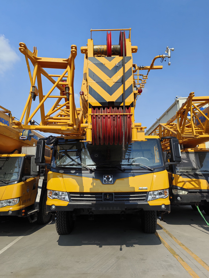 XCMG Factory Second Hand Mobile Truck Crane QAY200 200 Ton All Terrain Cranes In Good Condition - رافعة لجميع التضاريس: صور 4 XCMG Factory Second Hand Mobile Truck Crane QAY200 200 Ton All Terrain Cranes In Good Condition - رافعة لجميع التضاريس: صور 4