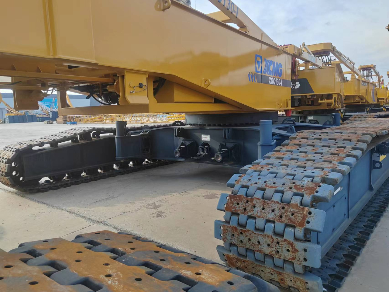 XCMG Officail Used Hydraulic Crane 130 Ton XGC130-I Mobile Crawler Crane For Sale - رافعة مجنزرة: صور 3 XCMG Officail Used Hydraulic Crane 130 Ton XGC130-I Mobile Crawler Crane For Sale - رافعة مجنزرة: صور 3