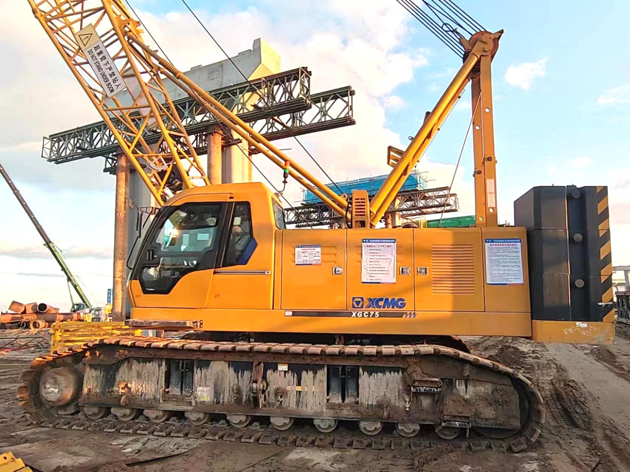 XCMG Official 75 Ton Mechanical Crawler Crane XGC75 Used Hydraulic Mobile Crane Hot Sale - رافعة مجنزرة: صور 3 XCMG Official 75 Ton Mechanical Crawler Crane XGC75 Used Hydraulic Mobile Crane Hot Sale - رافعة مجنزرة: صور 3