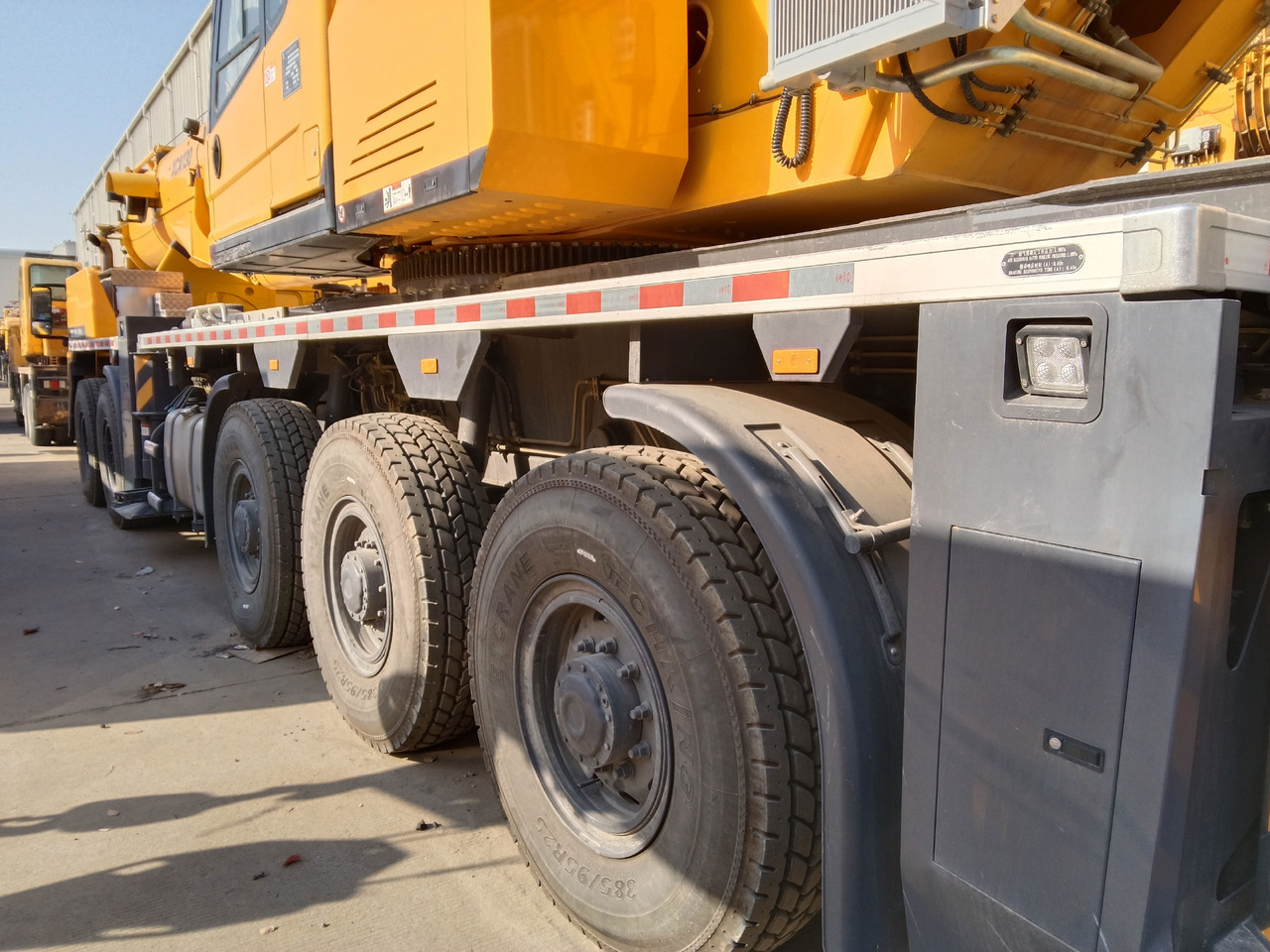 XCMG Official 8-Section XCA130L8_2 Used Knuckle Boom Truck Crane 130 Ton Hydraulic Crane Price - رافعة لجميع التضاريس: صور 5 XCMG Official 8-Section XCA130L8_2 Used Knuckle Boom Truck Crane 130 Ton Hydraulic Crane Price - رافعة لجميع التضاريس: صور 5