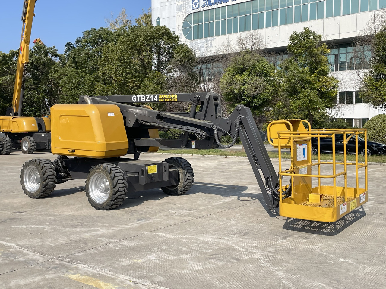 XCMG Official  Cherry Picker Lift GTBZ14J 14m Used Articulated Boom Lift Hot Sale - رافعات سلة مفصلية: صور 4 XCMG Official  Cherry Picker Lift GTBZ14J 14m Used Articulated Boom Lift Hot Sale - رافعات سلة مفصلية: صور 4