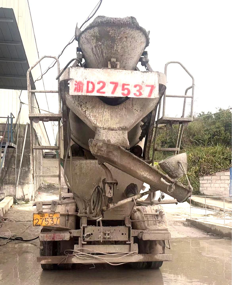 XCMG Official Concrete Machinery Mixer 12m³ G4804B Used Concrete Mixer Truck - شاحنة خلاطة خرسانة: صور 4 XCMG Official Concrete Machinery Mixer 12m³ G4804B Used Concrete Mixer Truck - شاحنة خلاطة خرسانة: صور 4