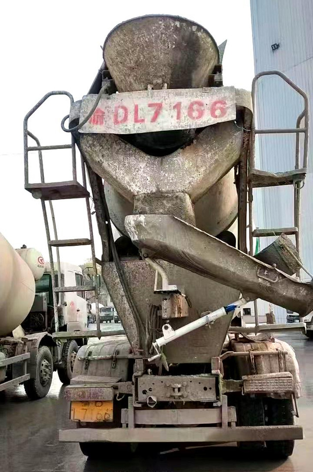 XCMG Official Construction Cement Mixer G4804B 12m³ Used Mobile Concrete Mixer Truck for sale - حلة خرسانة: صور 4 XCMG Official Construction Cement Mixer G4804B 12m³ Used Mobile Concrete Mixer Truck for sale - حلة خرسانة: صور 4