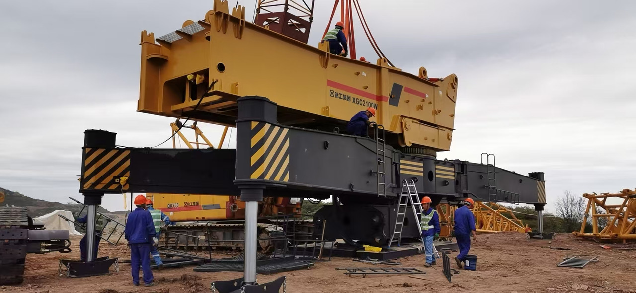 XCMG Official Construction Mobile Crane XGC2100W 110Ton Used Hydraulic Crawler Crane - رافعة مجنزرة: صور 3 XCMG Official Construction Mobile Crane XGC2100W 110Ton Used Hydraulic Crawler Crane - رافعة مجنزرة: صور 3