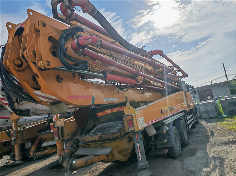 XCMG Official Hb60K 2016 Year Used 56m Truck-Mounted Concrete Pump Truck for Sale - مضخة خرسانة: صور 3 XCMG Official Hb60K 2016 Year Used 56m Truck-Mounted Concrete Pump Truck for Sale - مضخة خرسانة: صور 3