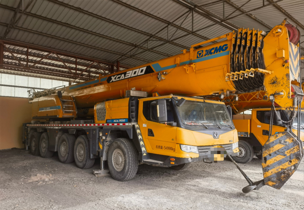 XCMG Official Second Hand 220 Ton Mobile Crane XCA220 Lifting All Terrain Crane Cheap Price - رافعة لجميع التضاريس: صور 2 XCMG Official Second Hand 220 Ton Mobile Crane XCA220 Lifting All Terrain Crane Cheap Price - رافعة لجميع التضاريس: صور 2
